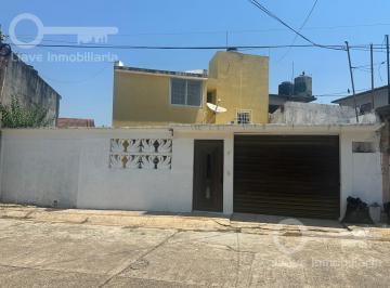 Casa · 237m² · 4 Recámaras · 1 Estacionamiento · Casa en Venta en San Miguel Arcangel, Namchital, Ver.