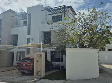 Casa de 3 habitaciones, Solidaridad · Se Renta Casa Amueblada de 3 Recámaras con Paneles Solares en Bali II