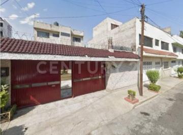 Casa · 180m² · 6 Recámaras · 4 Estacionamientos · Casa en Venta Colonia Siete de Noviembre