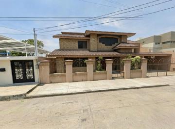 Casa de 5 habitaciones, Tampico · Casa de 581 m² con 5 Recámaras en Venta en Petrolera