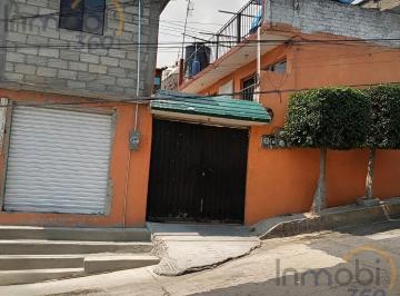 Casa · 200m² · 5 Recámaras · 1 Estacionamiento · Cesion de Derechos en Calle Dorados