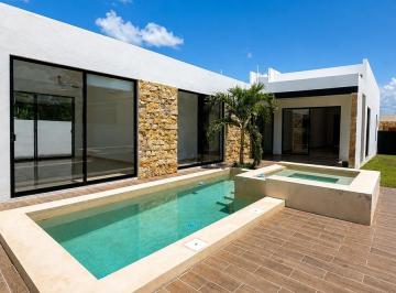 Casa · 300m² · 3 Recámaras · 2 Estacionamientos · | Casa de Una Planta Sin Muebles en Renta en Privada Residencial con Amenidades |
