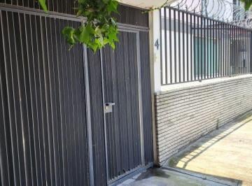 Casa de 5 habitaciones, Naucalpan de Juárez · Las Americas, Naucalpan Casa en Venta con Gran Potencial y Uso de Suelo (Rm)
