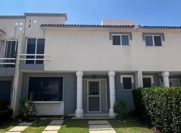 Casa · 130m² · 3 Recámaras · 2 Estacionamientos · Venta de Casa en Palmares en Privada, Querétaro, Qro.