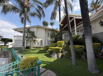 Casa · 652m² · 4 Recámaras · 4 Estacionamientos · Residencia en Venta en Club Campestre
