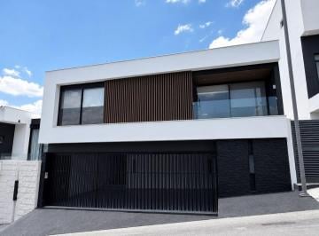 Casa de 3 habitaciones, Monterrey · Casa en Venta en Monterrey Carretera Nacional Castaños del Vergel