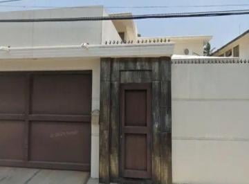 Casa de 5 habitaciones, Tampico · Venta de Casa en Estado de Tamaulipas en Municipio de Tampico en La Colonia Petrolera