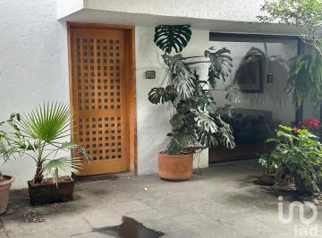 Casa · 240m² · 3 Recámaras · 2 Estacionamientos · Venta Casa Club de Golf Mexico