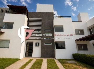 Casa en condominio · 200m² · 3 Recámaras · 2 Estacionamientos · Casa en Venta en Fracc. Arroyo del Bosque Al Norte de La Ciudad de Aguascalientes