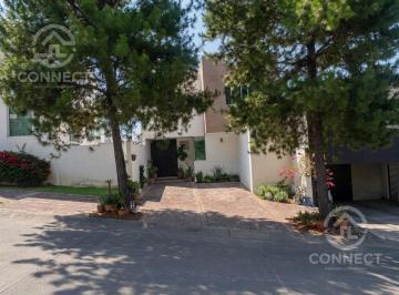 Casa · 252m² · 4 Recámaras · 2 Estacionamientos · Renta Casa Barranca del Refugio 4 Recámaras León Gto!