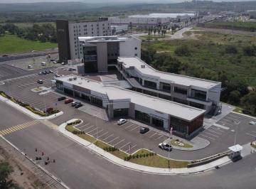 Casa · 1000m² · 100 Estacionamientos · Plaza Marabis - Locales "Zona A" - (4)