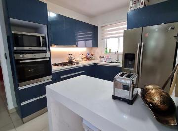 382c3eccbb29d35e7edb4a2ad1430d6745df45a26691be7581258b13df17002d · Casa en Renta, Montenova, Amueblada