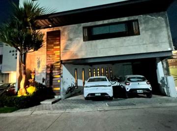 Casa de 4 habitaciones, Cuernavaca · Casa en Exclusivo Fraccionamiento
