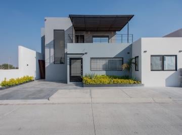 Casa · 211m² · 3 Recámaras · 1 Estacionamiento · Casa de 211 m² con 3 Recámaras en Venta en Palmita de Landeta
