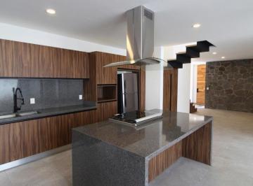 Casa · 285m² · 3 Recámaras · 1 Estacionamiento · Casa de 316 m² con 3 Recámaras en Renta en Zirándaro