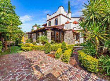 Casa · 286m² · 4 Recámaras · 1 Estacionamiento · Casa de 510 m² con 4 Recámaras en Venta en Villa de Los Frailes