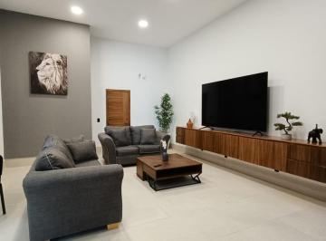 Departamento · 220m² · 4 Recámaras · 2 Estacionamientos · Departamento en Balcones del Campestre