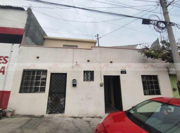 Casa · 167m² · 9 Recámaras · Casa en Venta en Balcones de Santa Catarina (Fomerrey 134)