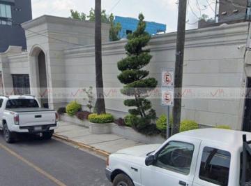 Casa · 458m² · 3 Recámaras · 2 Estacionamientos · Casa en Venta en Calzada del Valle