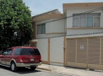 Casa · 127m² · 3 Recámaras · 4 Estacionamientos · Casa en Venta en Mitras Centro en Monterrey, Nuevo León