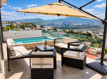 Casa de 5 habitaciones, Querétaro · Casa Amueblada en Renta con Espectacular Vista Panorámica - Loma Dorada