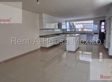 Casa · 680m² · 4 Recámaras · 4 Estacionamientos · Casa en Venta en Calle Tamariz, Lomas Verdes Rg 26 - 262.