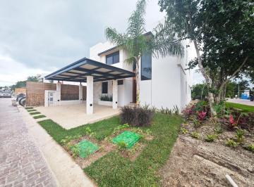 Casa · 283m² · 4 Recámaras · 2 Estacionamientos · Casa en Venta, 4 Recámaras, Nueva a Estrenar, Piscina, Via Cumbres, Av Huayacán, Cancún