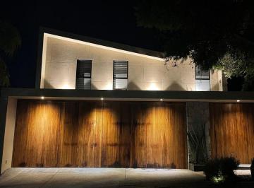 Casa en condominio de 4 habitaciones, Zapopan · Casa en Venta en Bugambilias