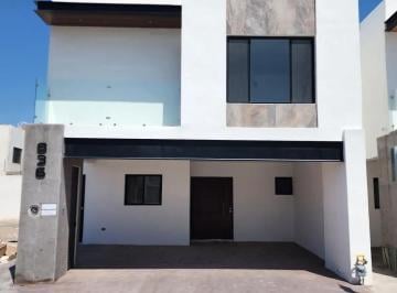 1 · Casa en Renta en Los Viñedos, Amplio Jardín