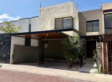 e8aeeb1f267854e9379212421f97f809351b767e3f10386f843c0fd0732e281e · Casa en Renta en Cumbres del Lago, Querétaro