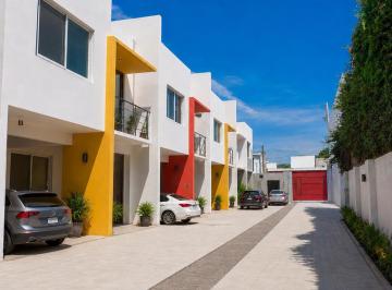 Casa · 180m² · 4 Recámaras · 2 Estacionamientos - Allegra Casa Inmobiliaria Oaxaca · Casa Nueva en Renta Col. Volcanes