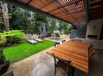 Casa · 388m² · 4 Recámaras · 4 Estacionamientos · Casa en Renta Avándaro 2