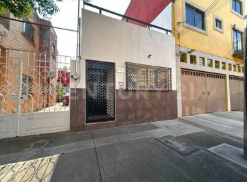 Casa · 80m² · 2 Recámaras · 1 Estacionamiento · Casa en Renta en Portales Sur, Benito Juárez, Cdmx