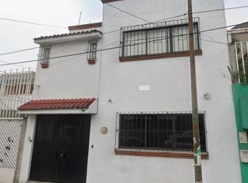 Casa de 5 habitaciones, Coyoacán · - Remate Bancario - Casa en Coyoacán, Cdmx