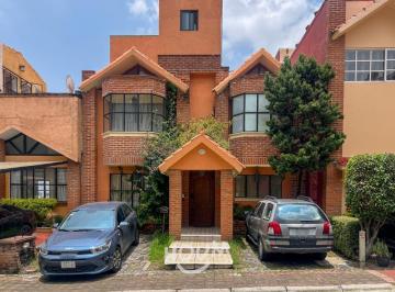 Casa · 180m² · 3 Recámaras · 2 Estacionamientos · Casa en Miguel Hidalgo 4ta Sección con 3 Recámaras, Id:.