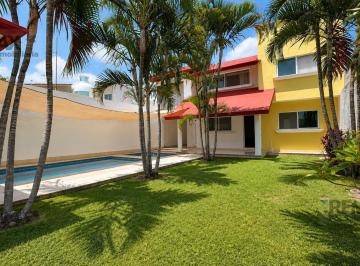 Casa · 229m² · 3 Recámaras · 2 Estacionamientos · Venta de Casa con Alberca y Jardín, Fraccionamiento Las Brisas, Temixco, Morelos…clave 6316