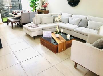 Casa · 146m² · 3 Recámaras · 2 Estacionamientos · Casa en Tejeda con Recámara en Planta Baja y Sala de Tv