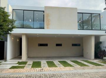 eecd264e0689bcb6d5710d647353a5961a11769223a082df040f3bebfc84a7bd · Casa de 4 Recámaras, Una en Planta Baja, Temozón Norte, Entrega Inmediata