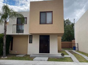 Casa en condominio · 187m² · 3 Recámaras · 2 Estacionamientos · Casa en Renta en Puerta Real, Modelo Córdoba, Corregidora, Qro.