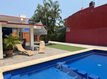 Casa de 5 habitaciones, Temixco · Casa de 594 m² con 5 Recámaras en Venta en Junto Al Río
