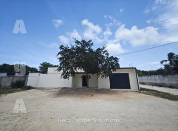 Casa · 325m² · 4 Recámaras · 6 Estacionamientos · Casa en Renta, 4 Recámaras, Amueblada/equipada, Piscina, Alamos 2, Av Prol La Luna, Cancún