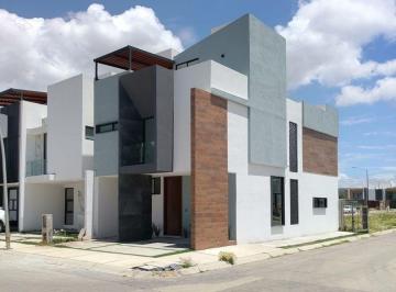 Casa de 4 habitaciones, Mineral de la Reforma · Casa en Venta Residencial Alvento en Esquina con Roof Garden Equipamiento de Lujo