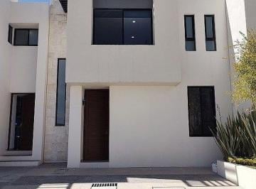 4a63d95ba2142a772277f62f9dcf5d9c298936a0f9c24a0ad91b2a07d714586a · Casa Nueva en Venta Zibatá Querétaro con Bar, Estudio y Área Tv