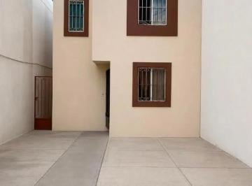 1 · Casa en Renta en Escobedo.