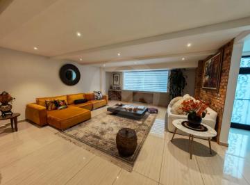 Casa · 694m² · 3 Recámaras · 6 Estacionamientos · Casa en Venta en Hacienda San José