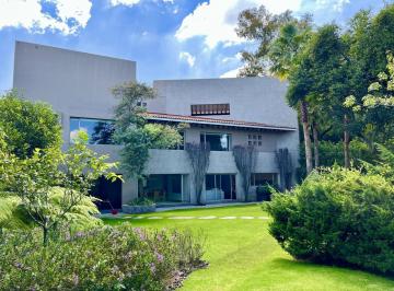 Casa · 950m² · 3 Recámaras · 19 Estacionamientos · Casa con Seguridad en Venta en Lomas Altas