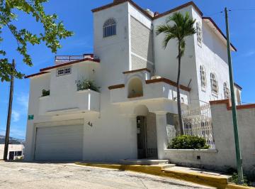 Casa en condominio · 233m² · 3 Recámaras · 1 Estacionamiento · Casa en Condominio en Condesa Acapulco Vista Al Mar