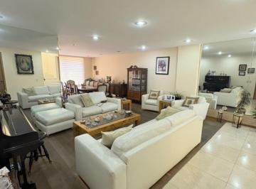 Casa · 297m² · 3 Recámaras · 3 Estacionamientos · Casa en Venta en Interlomas/ Valle de Las Palmas