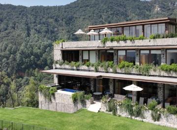 Casa en condominio · 426m² · 4 Recámaras · 3 Estacionamientos · Casa en Condominio Fraccionado en Valle de Bravo
