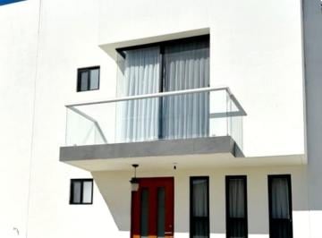 Casa de 3 habitaciones, El Marqués · Casa con Hermosa Vista en Zibatá | en Renta Y/o Venta